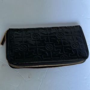 Tory Burch Monogram Black Logo Patent Leather